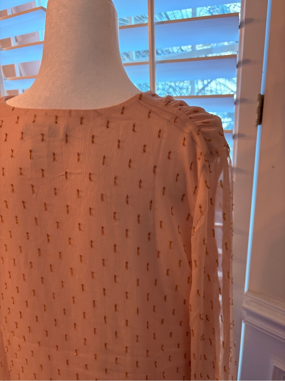 White House Black Market Blush Blouse with Gold Dot Accents size large - Picture 5 of 10